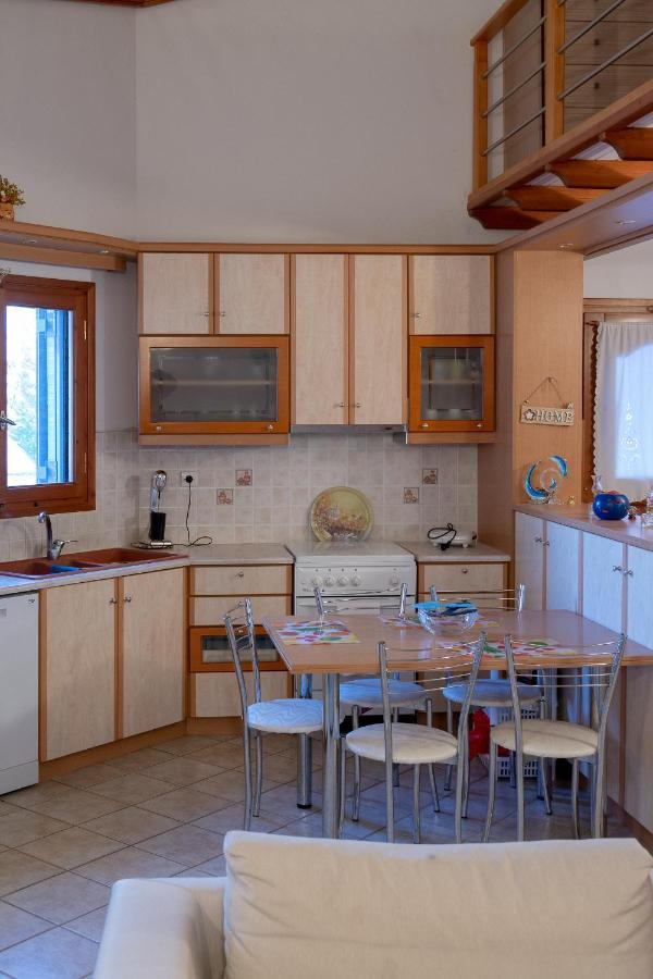 Papadogiannopoulos House Aegium Buitenkant foto